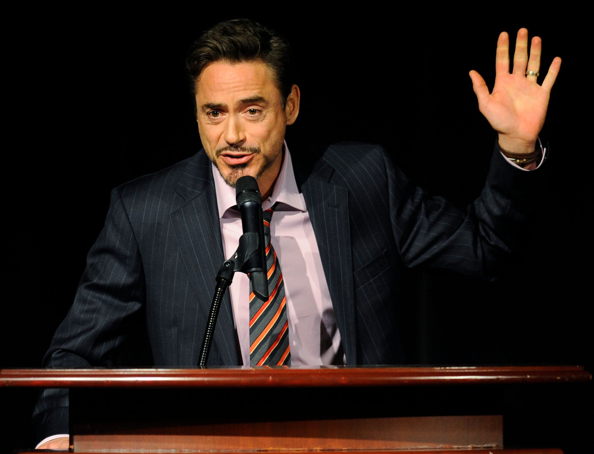 10-Celebrities-With-The-Best-Social-Media-Skills-Robert-Downey-Jr