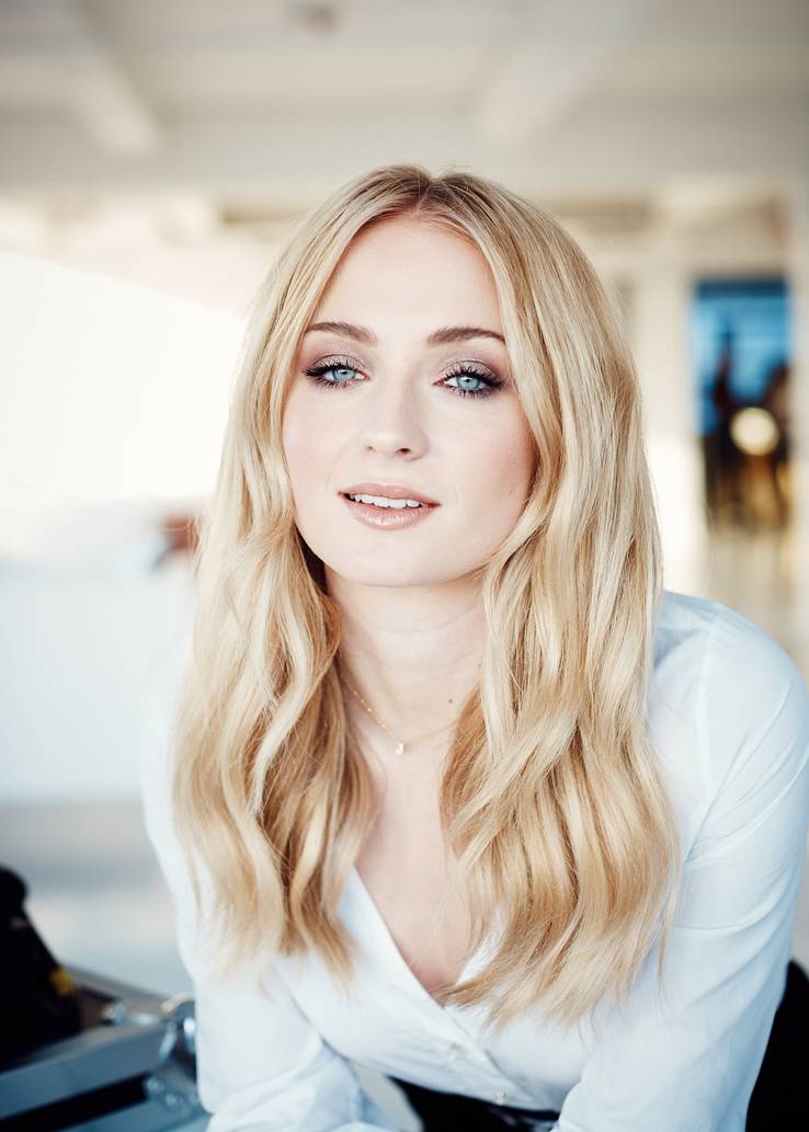 Actresses Under 25 With Blonde Hair Hair Color Ideas And